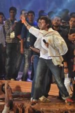 Hrithik Roshan at Dahi Handi events in Mumbai on 10th Aug 2012 (58).JPG
